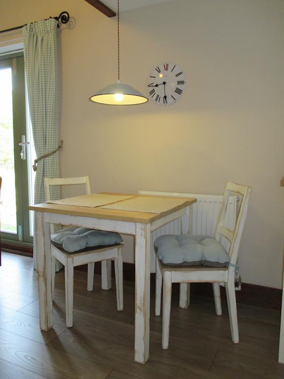 Faebuie Cottages Dalchreichart Szoba fotó